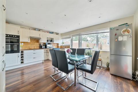 68 Bromley Gardens, Houghton Regis, Dunstable, LU5 5RL