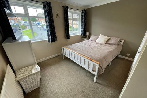 8 Aire Grove, Yeadon, Leeds, LS19 7TY