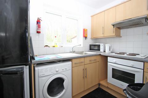 2 bedroom end of terrace house to rent, Creek Gardens, Wootton Bridge, Ryde