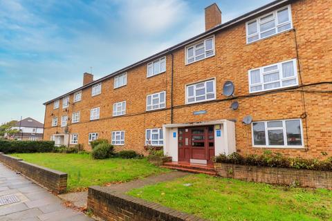 2 bedroom flat for sale, Harington Terrace, N9