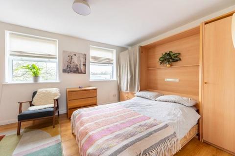 Studio for sale, Latimer Road, London, W10