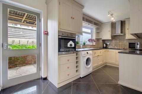 5 bedroom end of terrace house for sale, 182c St Andrews Avenue, Colchester CO4