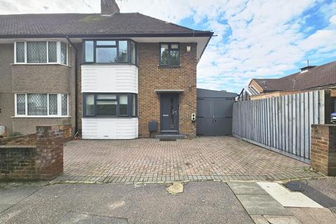 4 bedroom semi-detached house for sale, Eversfield Gardens, Mill Hill, NW7