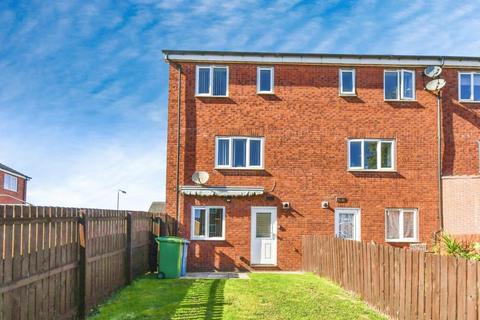 3 bedroom terraced house for sale, Constable Way, Brough, HU15