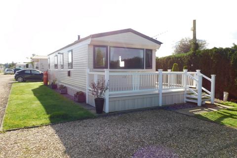 2 bedroom mobile home for sale, Heron Cottage Park, Frostley Gate.