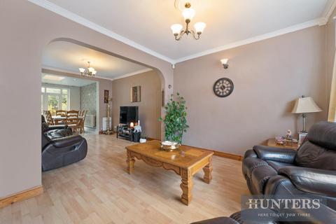 4 bedroom end of terrace house for sale, Cobham Avenue, New Malden