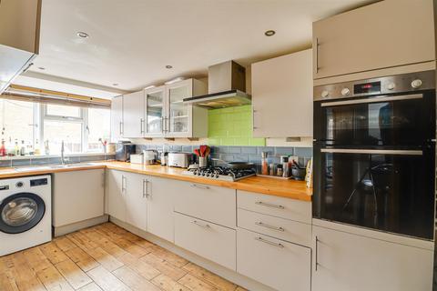 4 bedroom semi-detached house for sale, Merryfield Approach, Leigh-On-Sea SS9