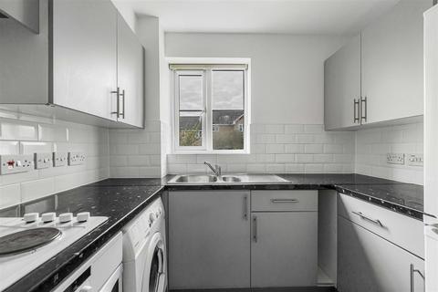 2 bedroom apartment for sale, Kirkland Drive, Enfield, EN2