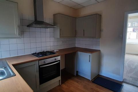 3 bedroom terraced house to rent, Westbrook Road, Chapeltown, Sheffield, South Yorkshire