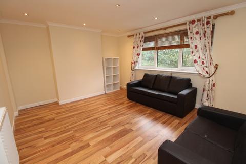 2 bedroom flat to rent, Glenkirk Drive, Glasgow G15