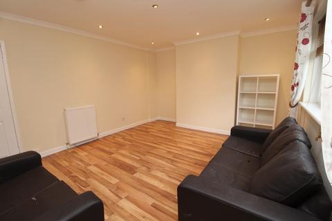 2 bedroom flat to rent, Glenkirk Drive, Glasgow G15