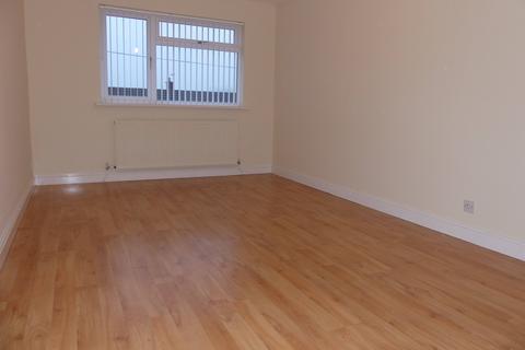 2 bedroom terraced house to rent, Investiture Place, Tonyrefail CF39 8LY