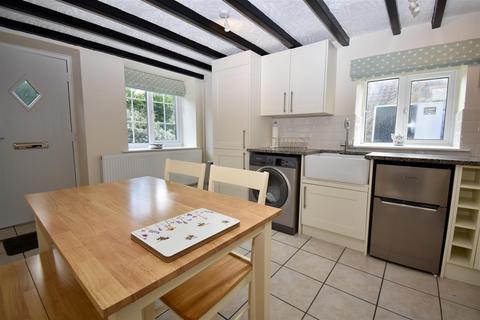 2 bedroom cottage to rent, Main Street, Acklam YO17