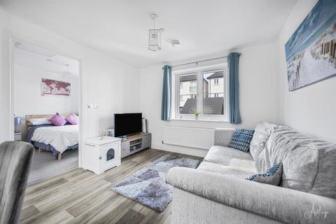 72 Glamorgan Green, Llandarcy, Neath, SA10 6FB