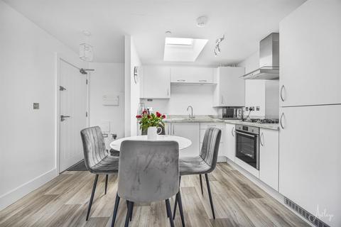 72 Glamorgan Green, Llandarcy, Neath, SA10 6FB