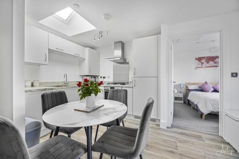 72 Glamorgan Green, Llandarcy, Neath, SA10 6FB
