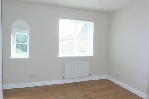 2 bedroom terraced house to rent, Lavender Way, Rushden NN10