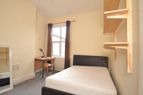6 bedroom terraced house to rent, Latchmere Road, Manchester M14