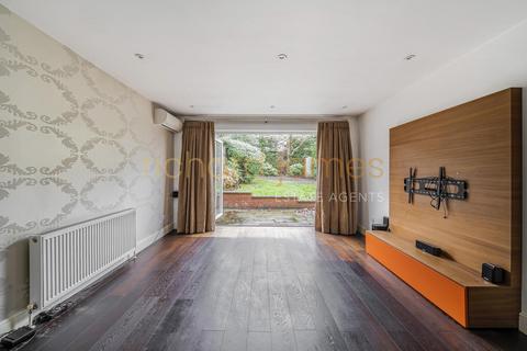 4 bedroom detached house to rent, Uphill Grove, Mill Hill, NW7