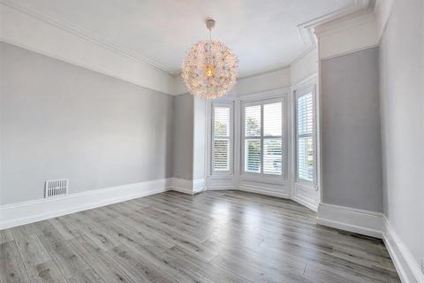 1 bedroom apartment for sale, Queens Road, Ryde, PO33 3BG