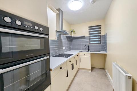 1 bedroom apartment for sale, Queens Road, Ryde, PO33 3BG