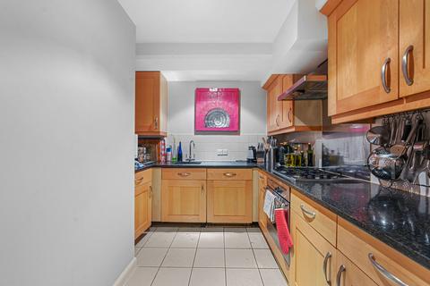 2 bedroom apartment for sale, Capstan Court, Wapping Wall, London, E1W