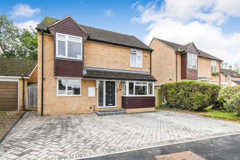 8 Garden Close, Hook, RG27 9QZ