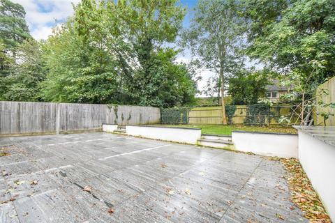 8 Garden Close, Hook, RG27 9QZ