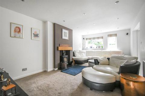 8 Garden Close, Hook, RG27 9QZ