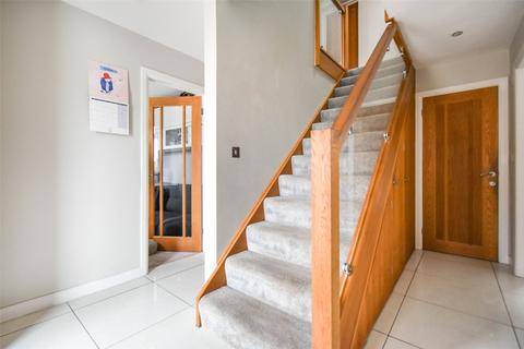 8 Garden Close, Hook, RG27 9QZ