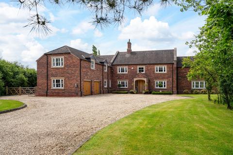 5 bedroom detached house to rent, Clifford Chambers, Stratford-Upon-Avon, Warwickshire CV37 8LA