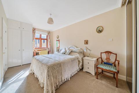 2 bedroom retirement property for sale, Esher Park Avenue, Esher, KT10