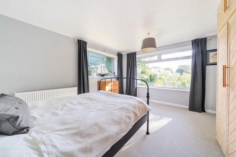 66 Countess Wear Road, Exeter, EX2 6LR