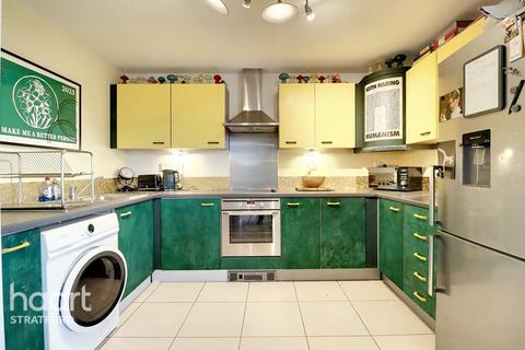 2 bedroom flat for sale, 72 High Street, Stratford