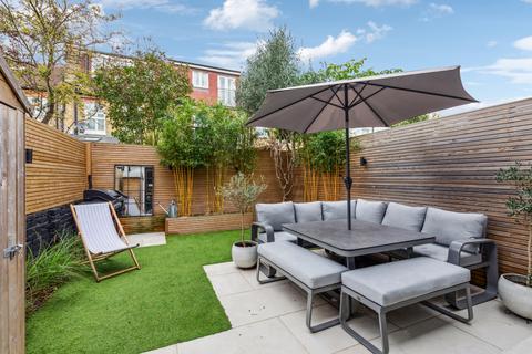 4 bedroom terraced house for sale, Burmester Road, SW17