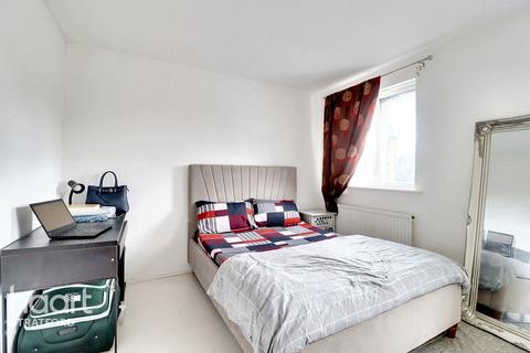 43 Carolina Close, London, E15 1JR