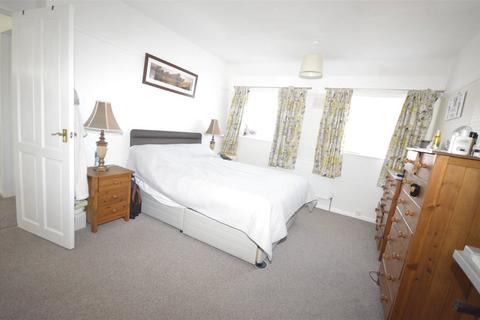 42 Newdigate Road East, Harefield, Uxbridge, UB9 6ES