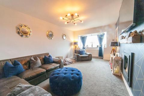 4 bedroom semi-detached house for sale, New Royd Avenue, Lees, Oldham, OL4