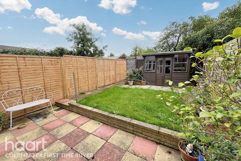 98 Adelaide Drive, Colchester, CO2 8UX