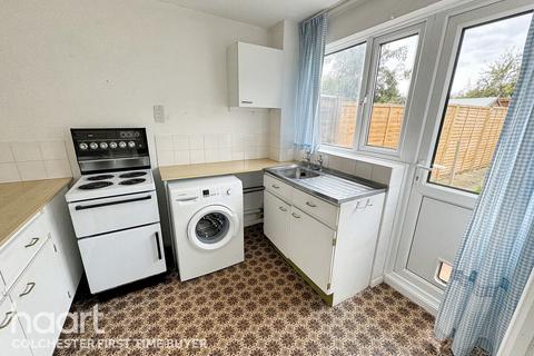 98 Adelaide Drive, Colchester, CO2 8UX