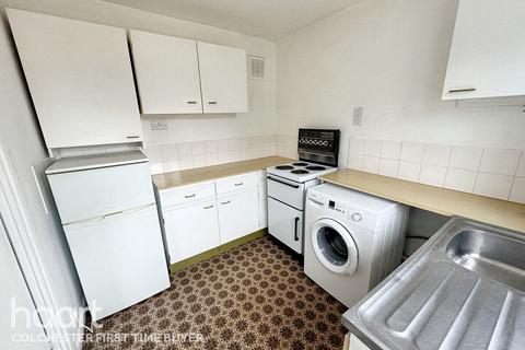 98 Adelaide Drive, Colchester, CO2 8UX