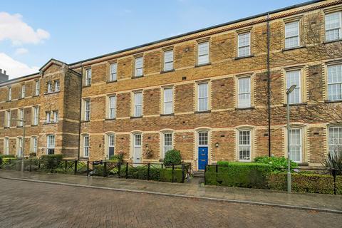 41 Brigade Place, Caterham, CR3 5ZU