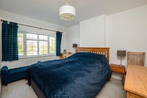 33 Ash Grove, Stratford-upon-avon, CV37 0DR