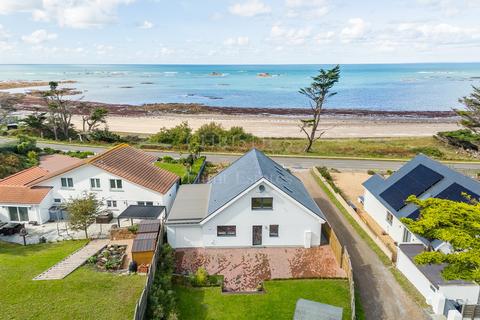 3 bedroom detached house for sale, La Route De La Pulente, St. Brelade, Jersey. JE3 8HG