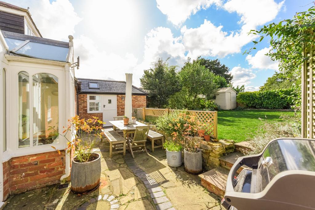 Rear Patio/Courtyard