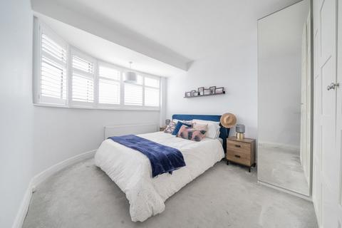 28 Pavilion Way, Ruislip, HA4 9JN