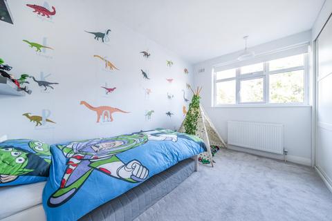 28 Pavilion Way, Ruislip, HA4 9JN