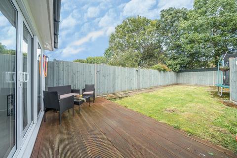 28 Pavilion Way, Ruislip, HA4 9JN