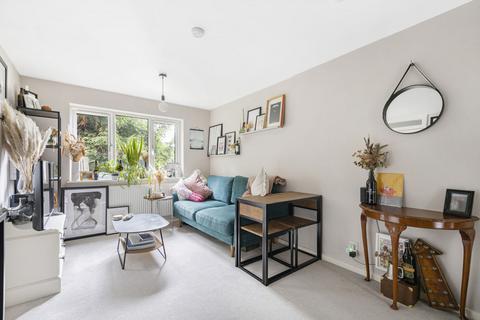 1 bedroom apartment for sale, Beardsley Way, London, W3