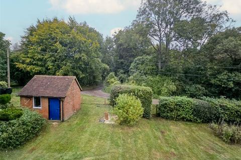 3 bedroom detached house to rent, White Down Lane, Abinger Hammer